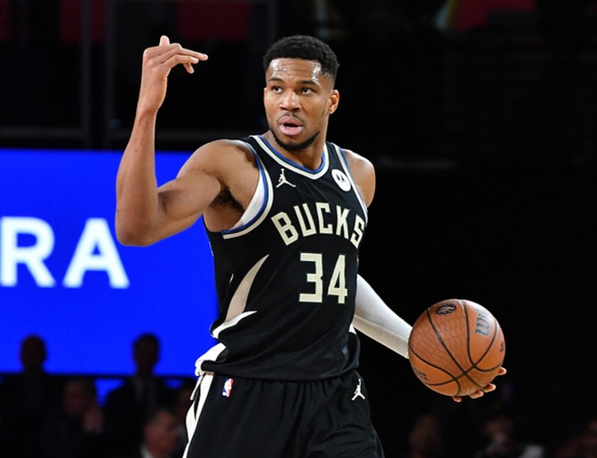 雄鹿主场大胜老鹰，字母哥状态回归