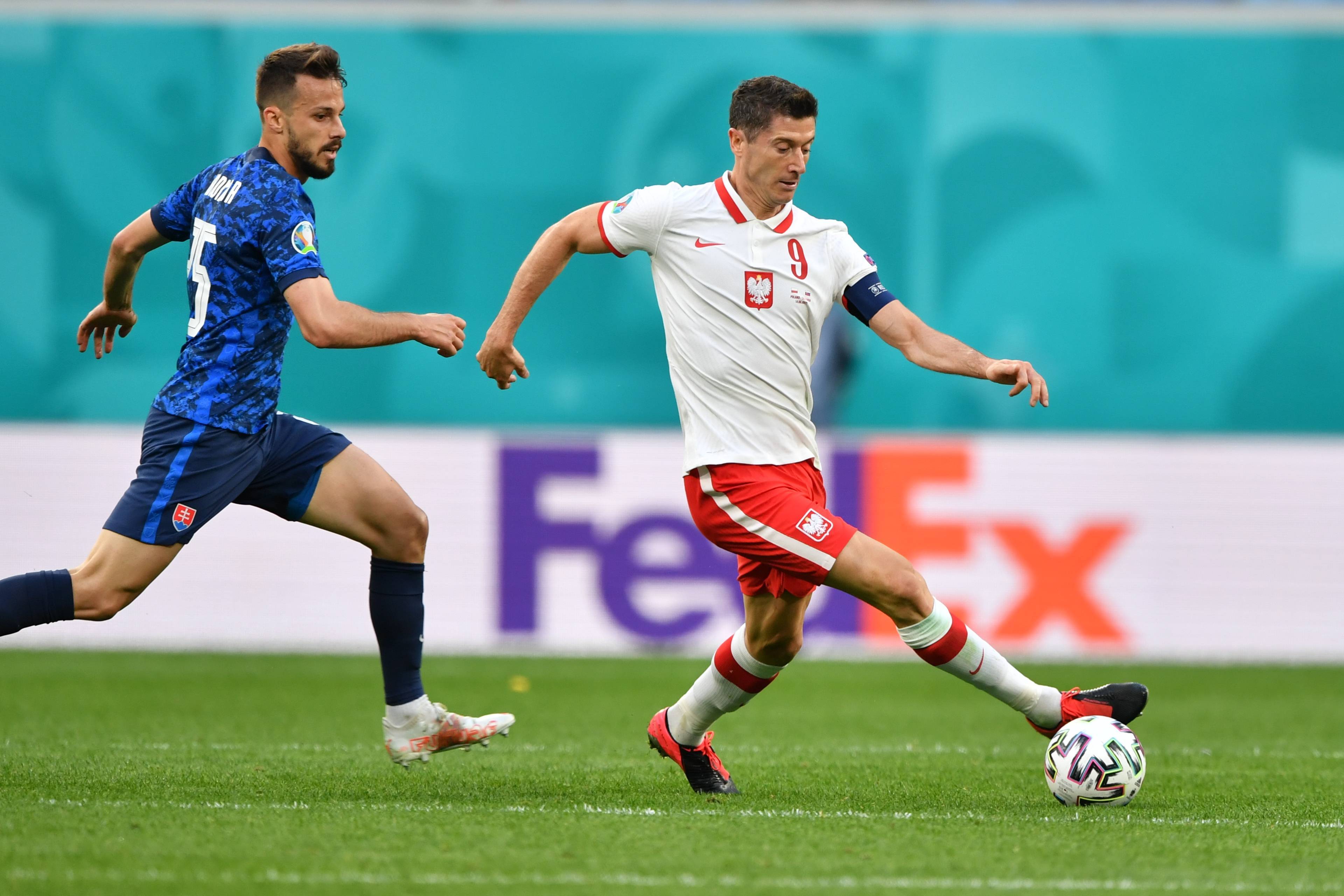 九游体育平台-包含荷兰战胜乌克兰，勇夺欧预赛胜利的词条