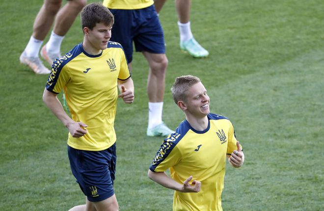 包含荷兰战胜乌克兰,勇夺欧预赛胜利的词条 包含荷兰战胜乌克兰,勇夺欧预赛胜利的词条