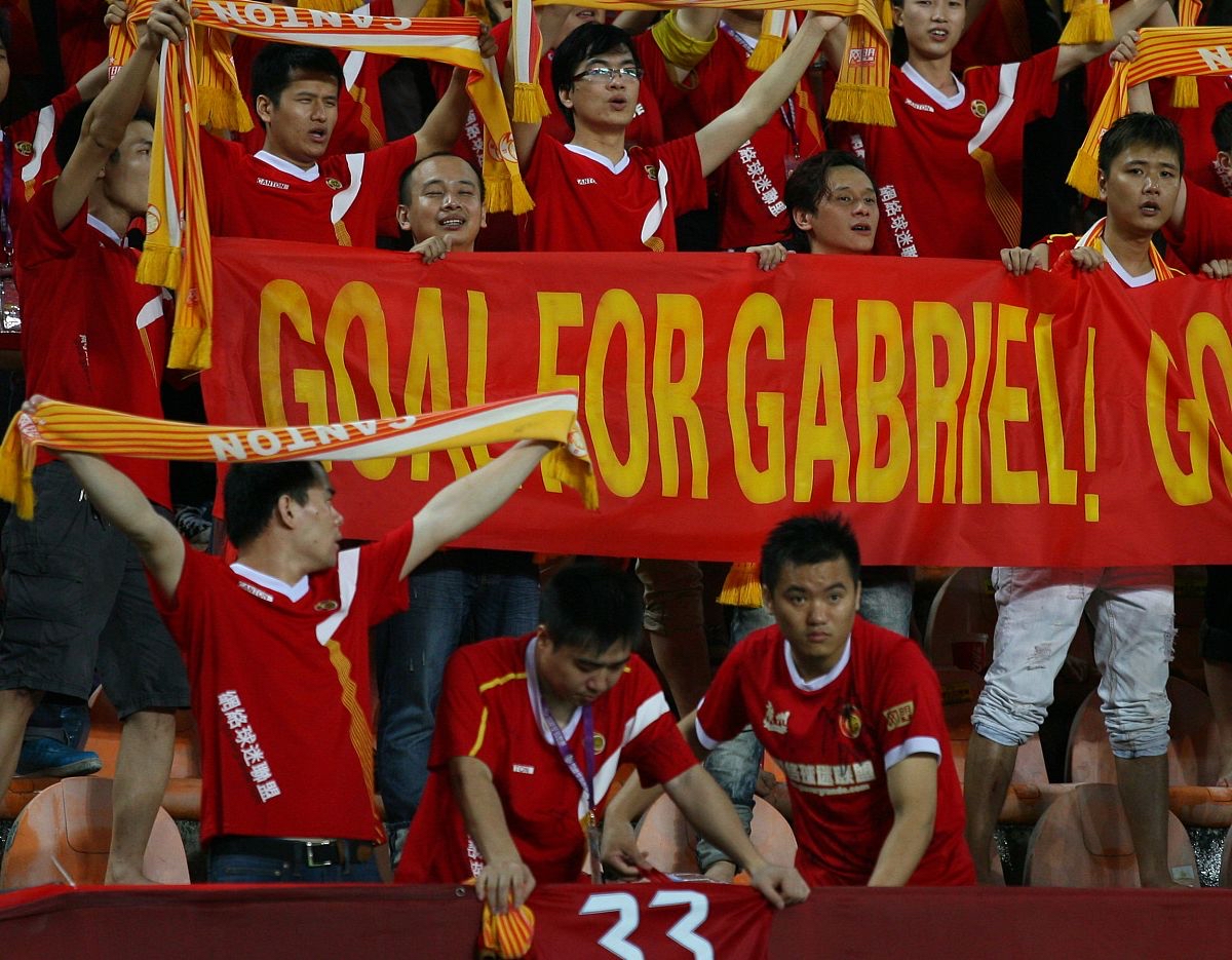 九游娱乐-绿城重回主场取胜，全面复苏振奋球迷