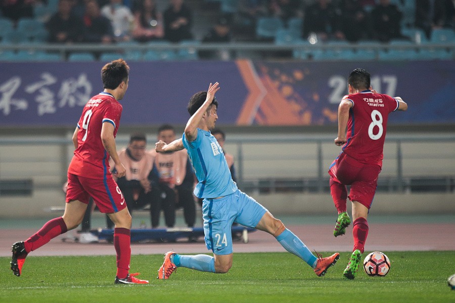 广州富力客场战胜江苏苏宁,终结两连败的简单介绍 广州富力客场战胜江苏苏宁,终结两连败的简单介绍