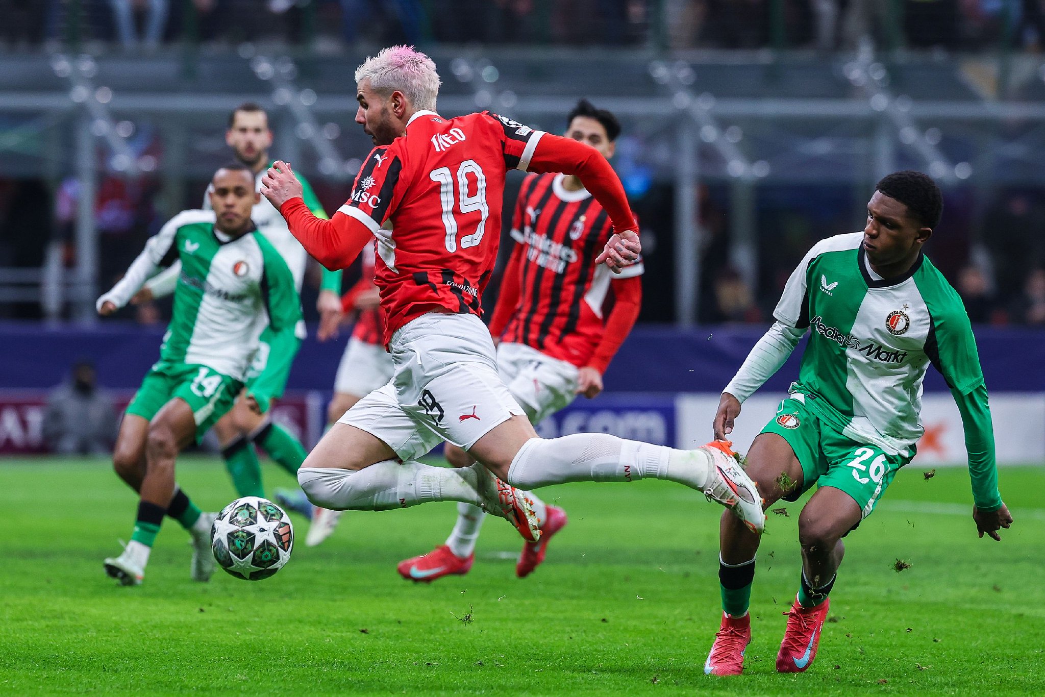 九游体育-包含欧预赛防守问题凸显，球队调整战术备战的词条