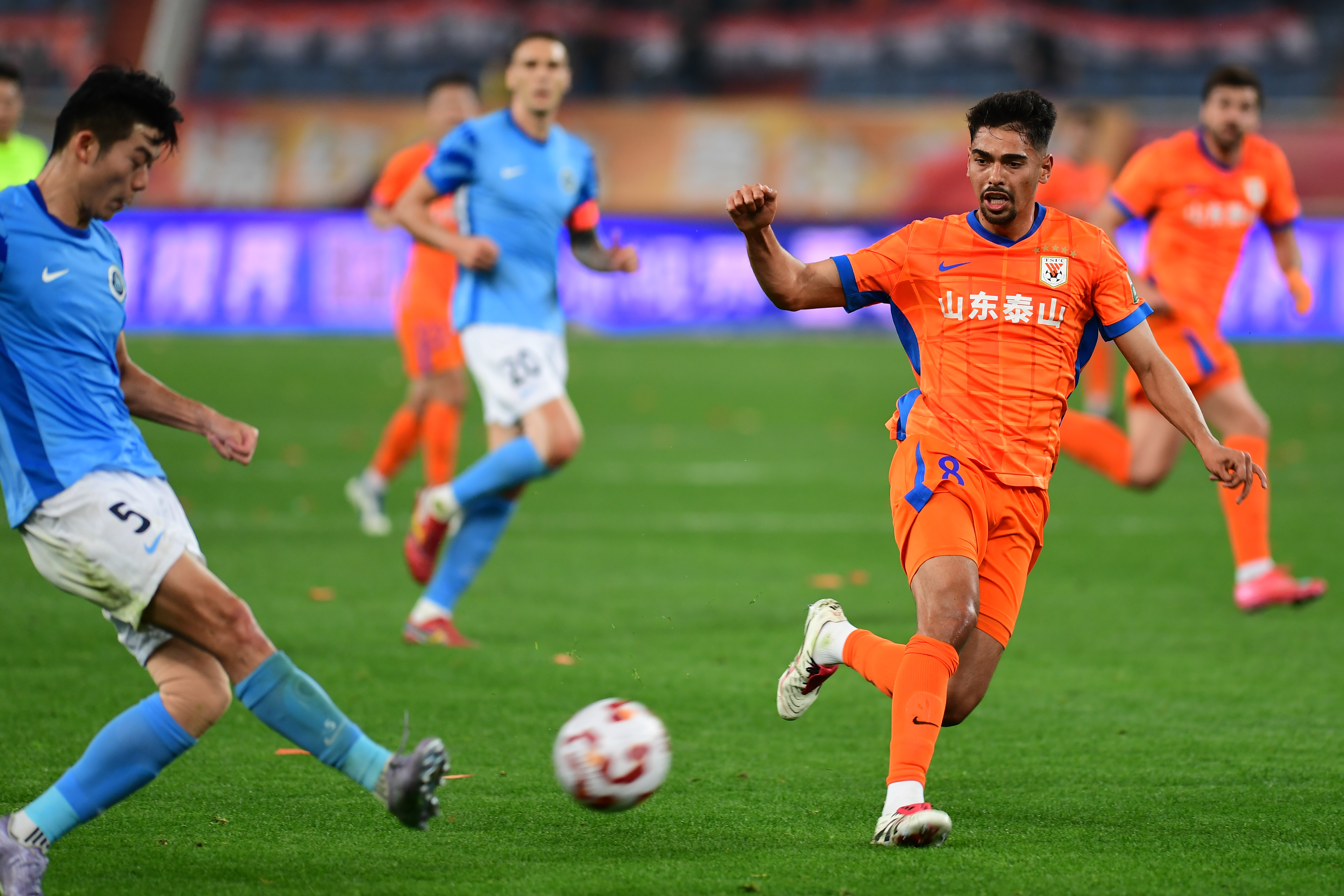 九游娱乐app下载-深圳足球客场击败天津泰达，球队实力得到认可