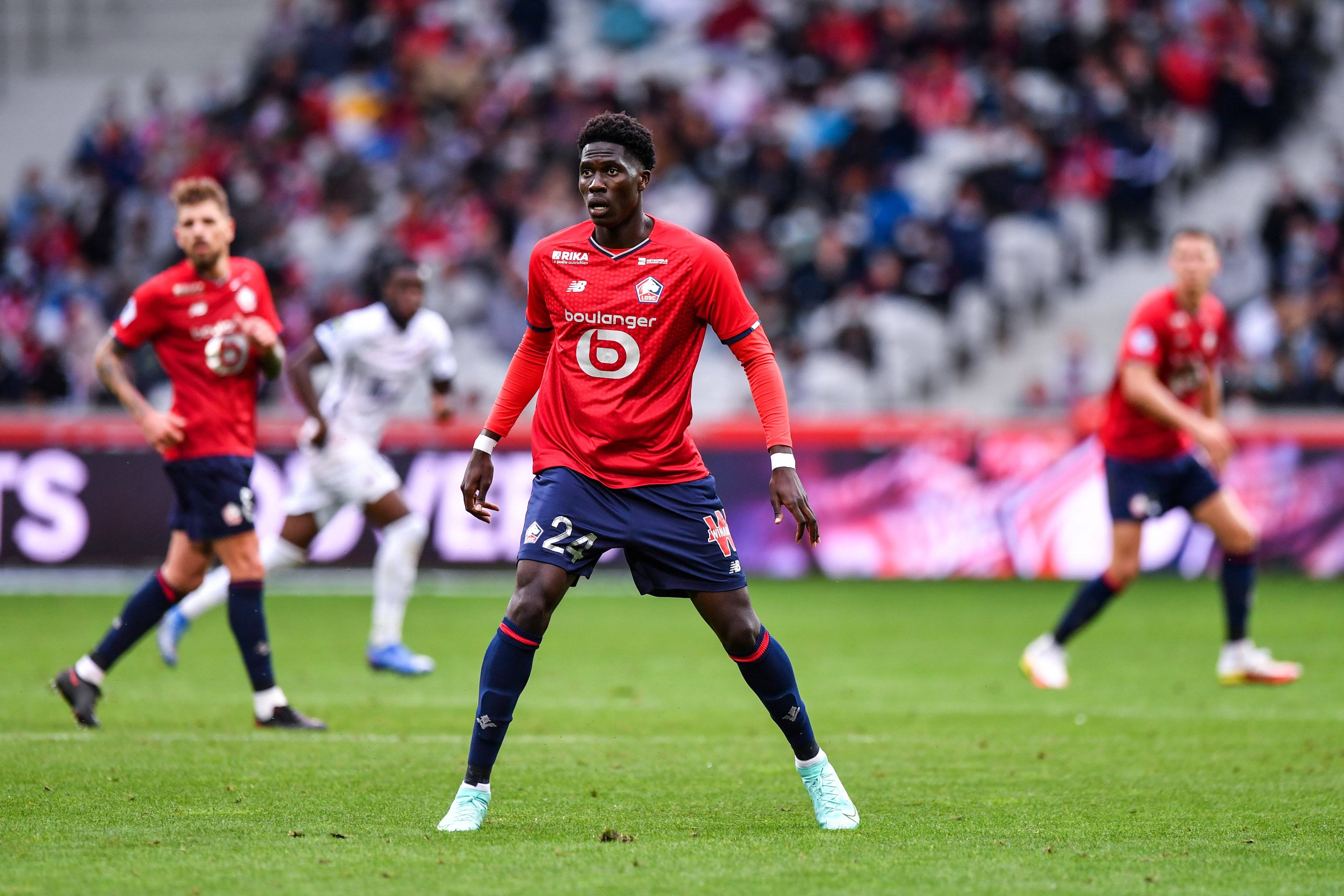 里昂主场大胜,展现出色表现的简单介绍 里昂主场大胜,展现出色表现的简单介绍