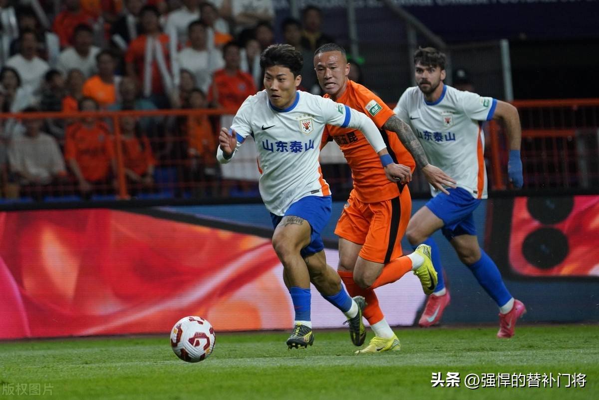 9you娱乐-包含球员破门得分，率队赢得胜利紧握晋级机会的词条