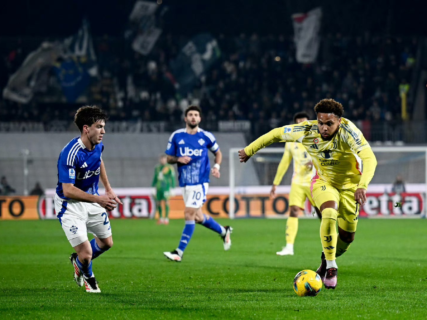尤文图斯客场大胜里昂,稳固意甲榜首位置的简单介绍 尤文图斯客场大胜里昂,稳固意甲榜首位置的简单介绍