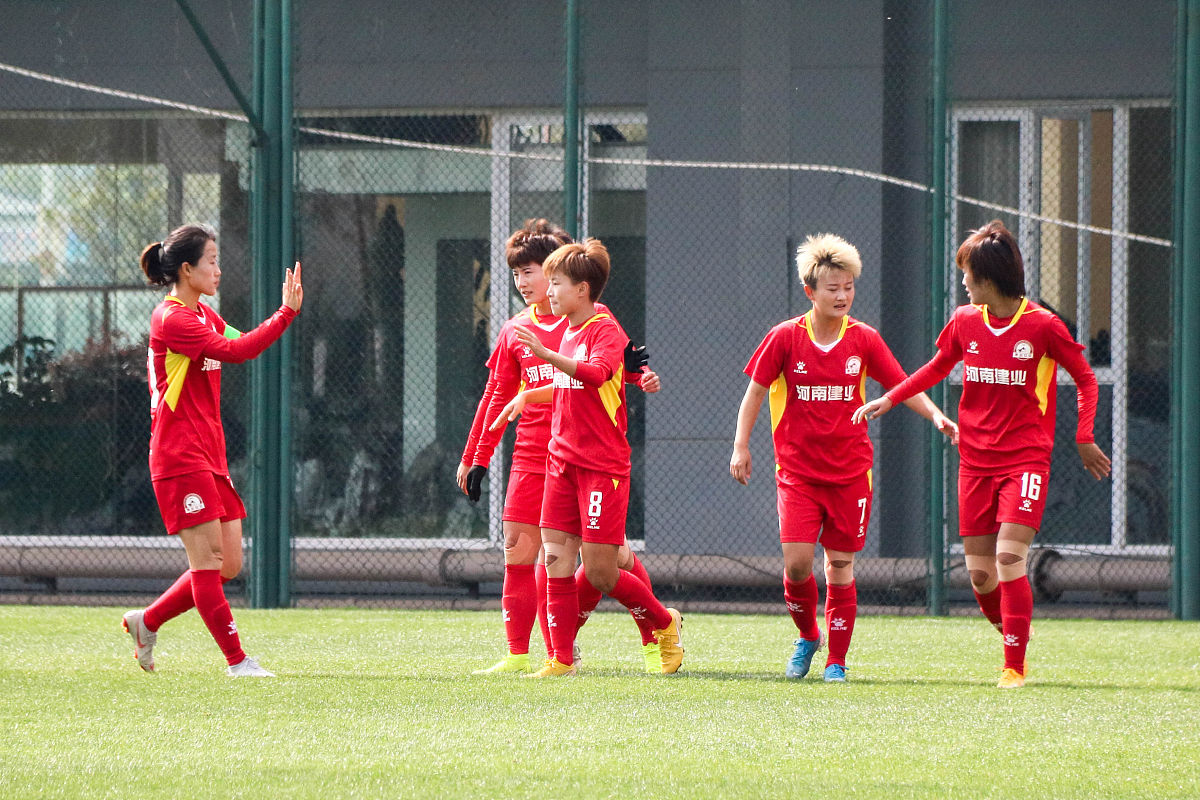 国际足球赛场上球员展现顶尖水准的简单介绍 国际足球赛场上球员展现顶尖水准的简单介绍