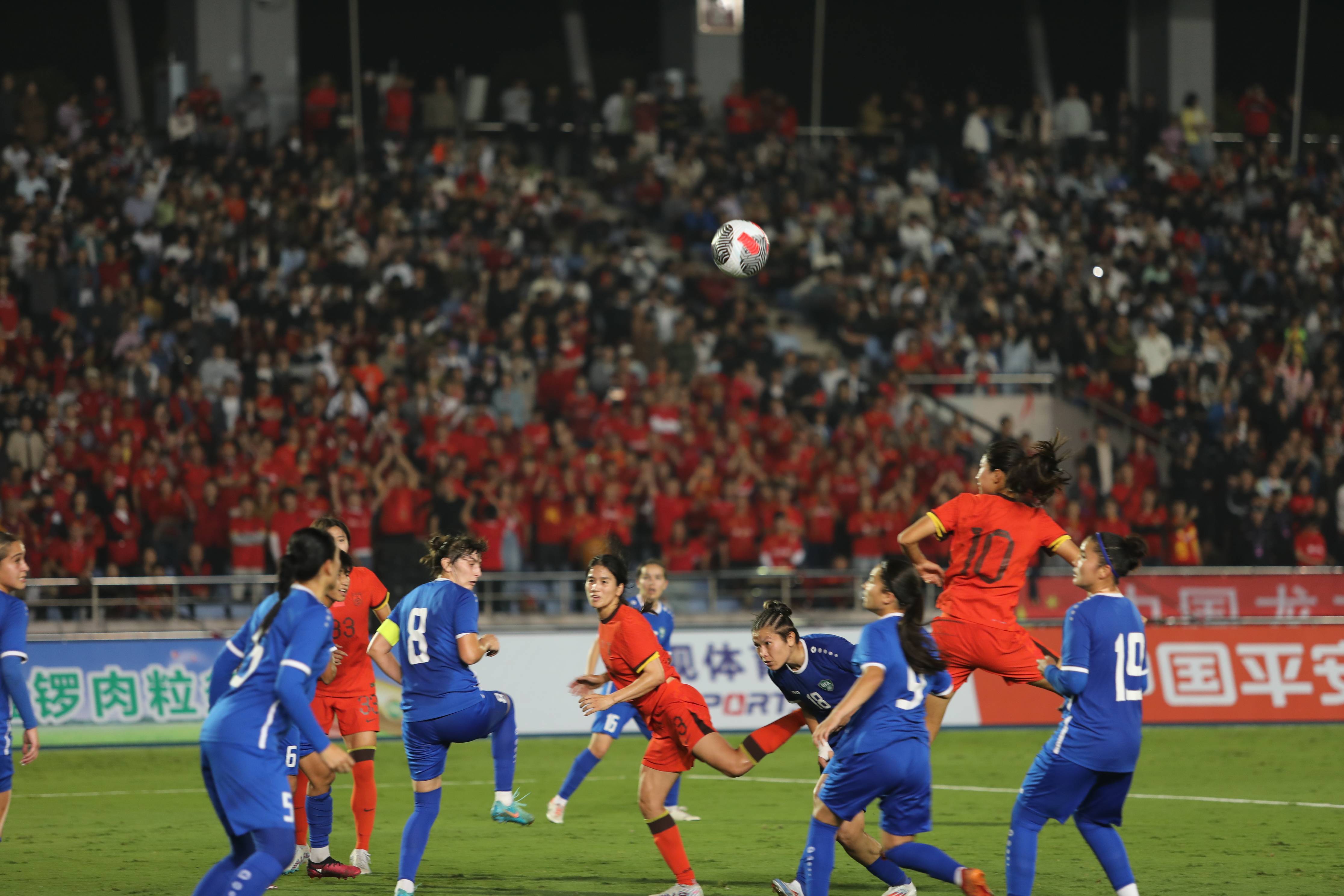 九游娱乐-女足锦标赛中，实力强队展现出色战术