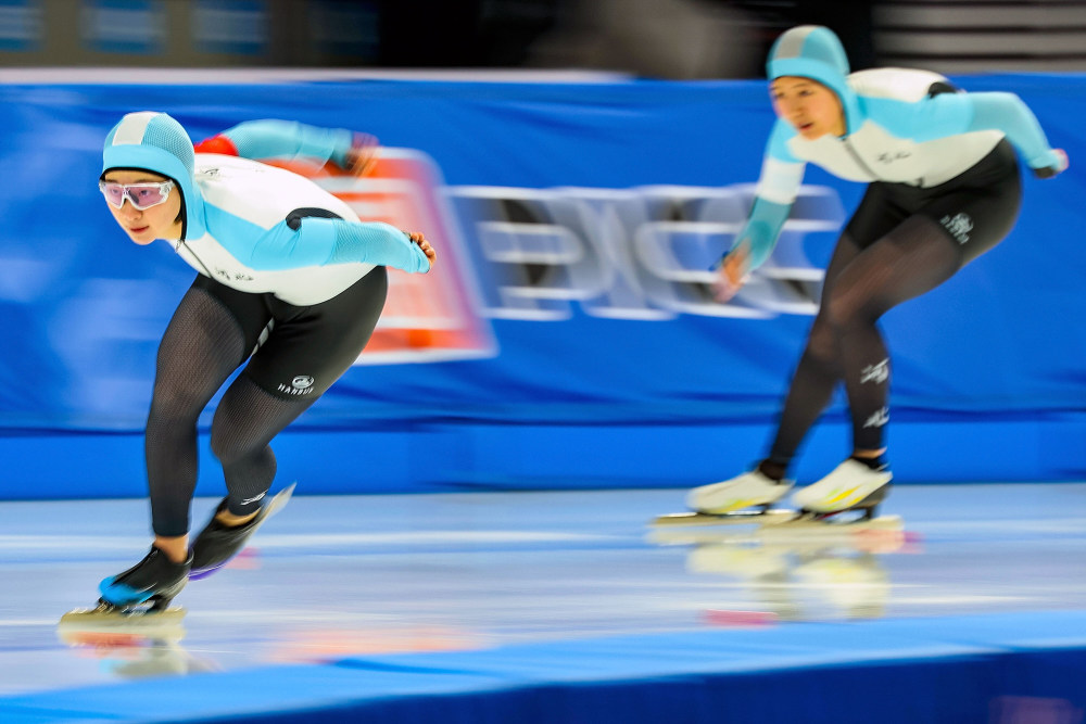 九游体育官方入口-速度滑冰比赛选手倒地，感人瞬间的简单介绍