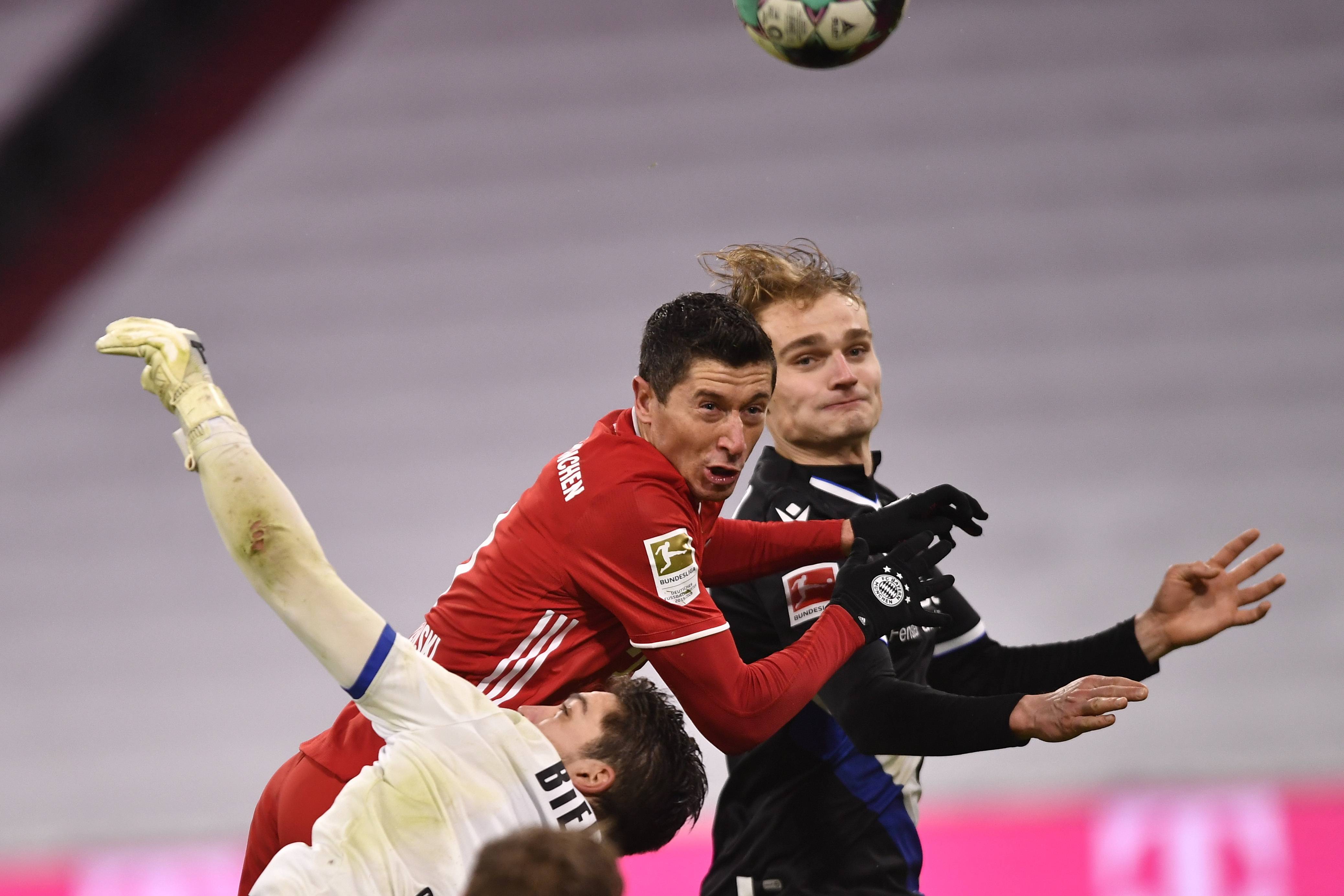 比勒菲尔德球员被曝私下参加聚会 比勒菲尔德球员被曝私下参加聚会