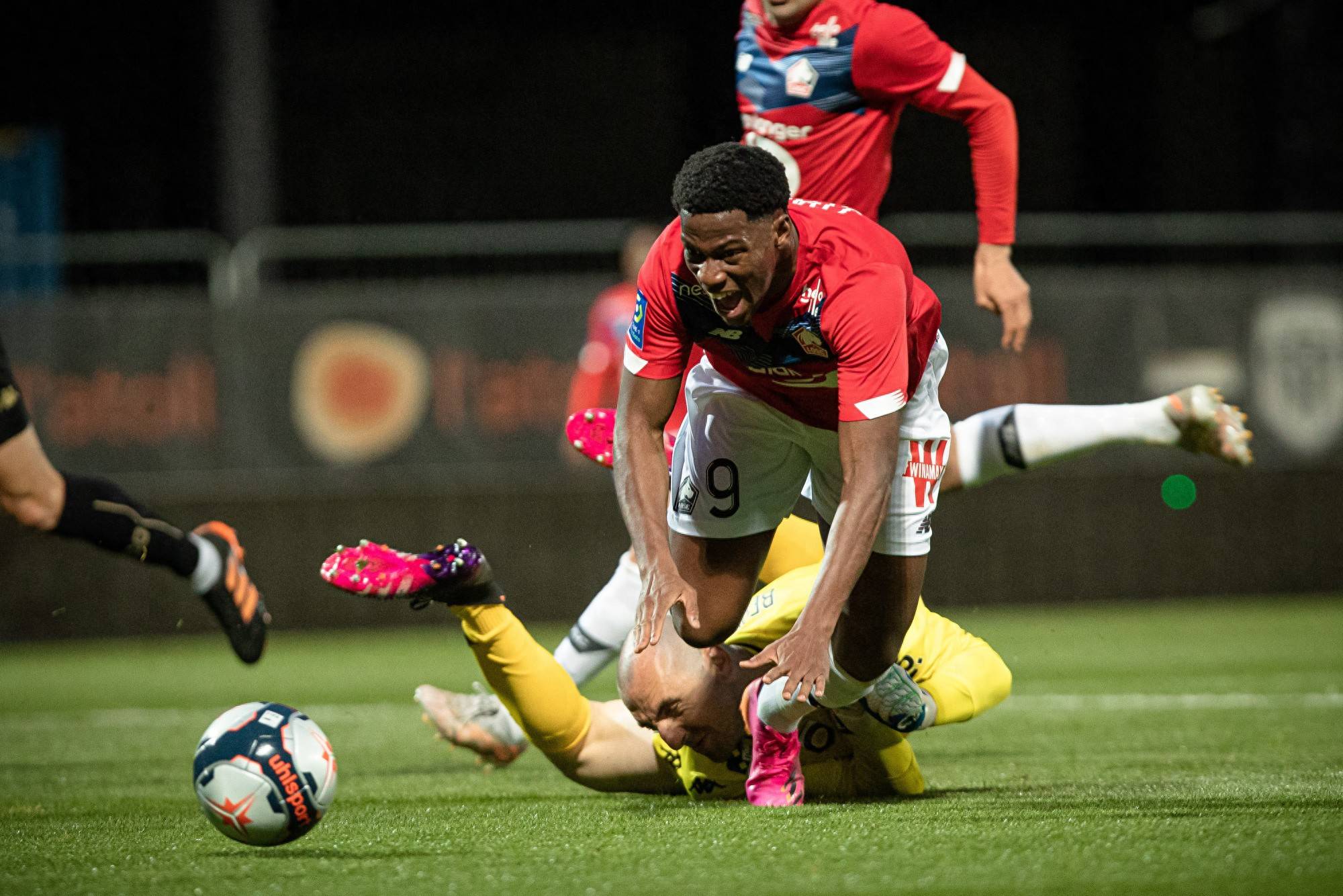 里尔主场战胜对手,实现连胜 里尔主场战胜对手,实现连胜