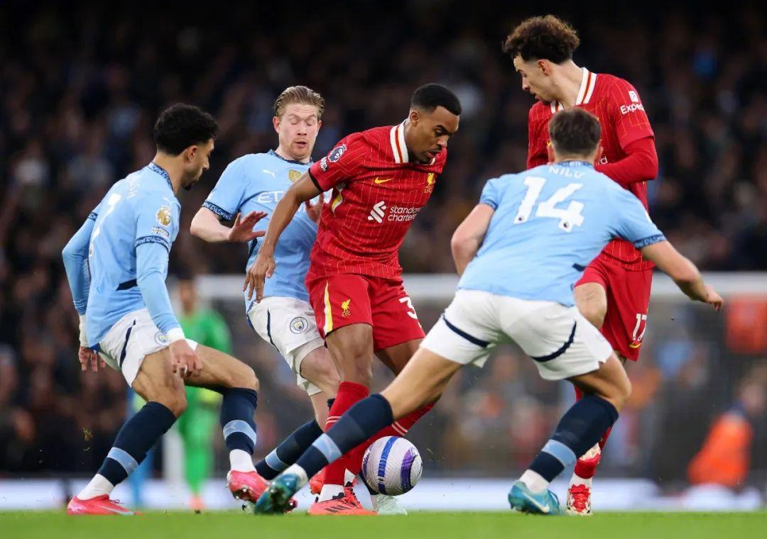 九游娱乐网站-利物浦客场击败对手，时隔多年领跑