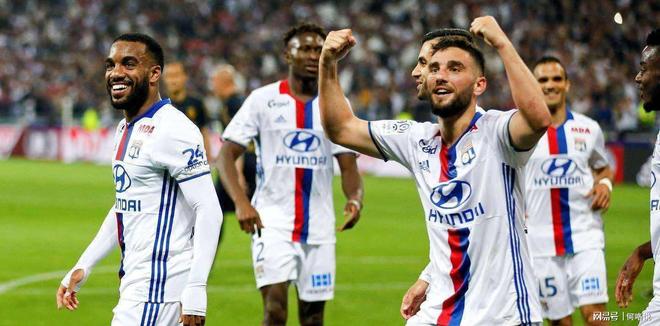 九游体育官方入口-里昂客场逼平南特，法甲榜首大战无结果的简单介绍