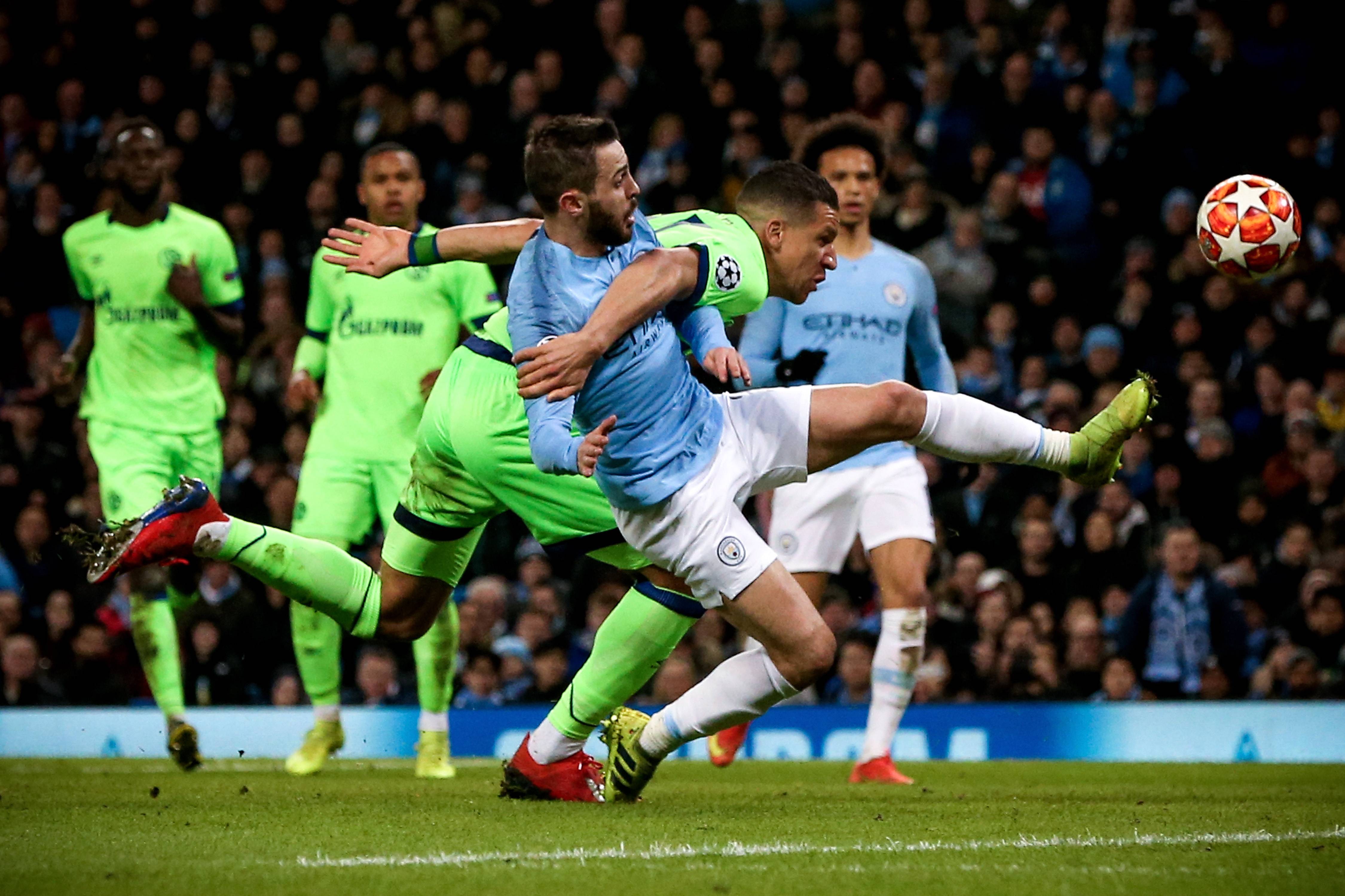 曼城再下一城,主场轻松拿下比赛 曼城再下一城,主场轻松拿下比赛