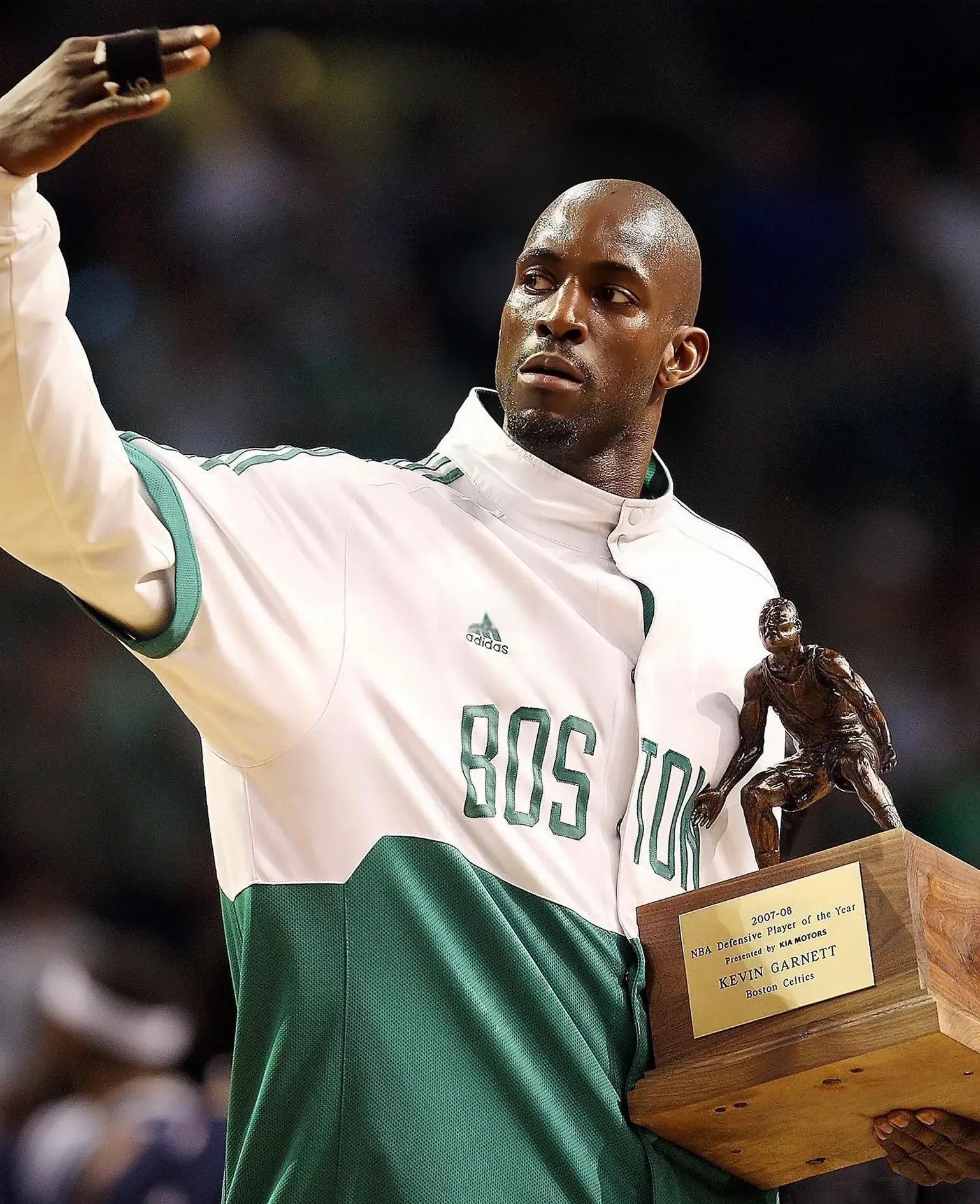 美洲球员在职业生涯中获得首座冠军