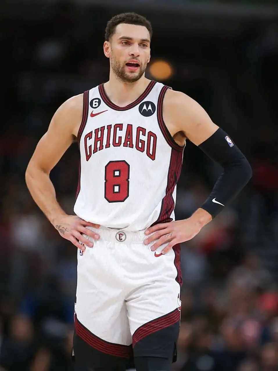 公牛大胜太阳,拉文砍下32分 公牛大胜太阳,拉文砍下32分