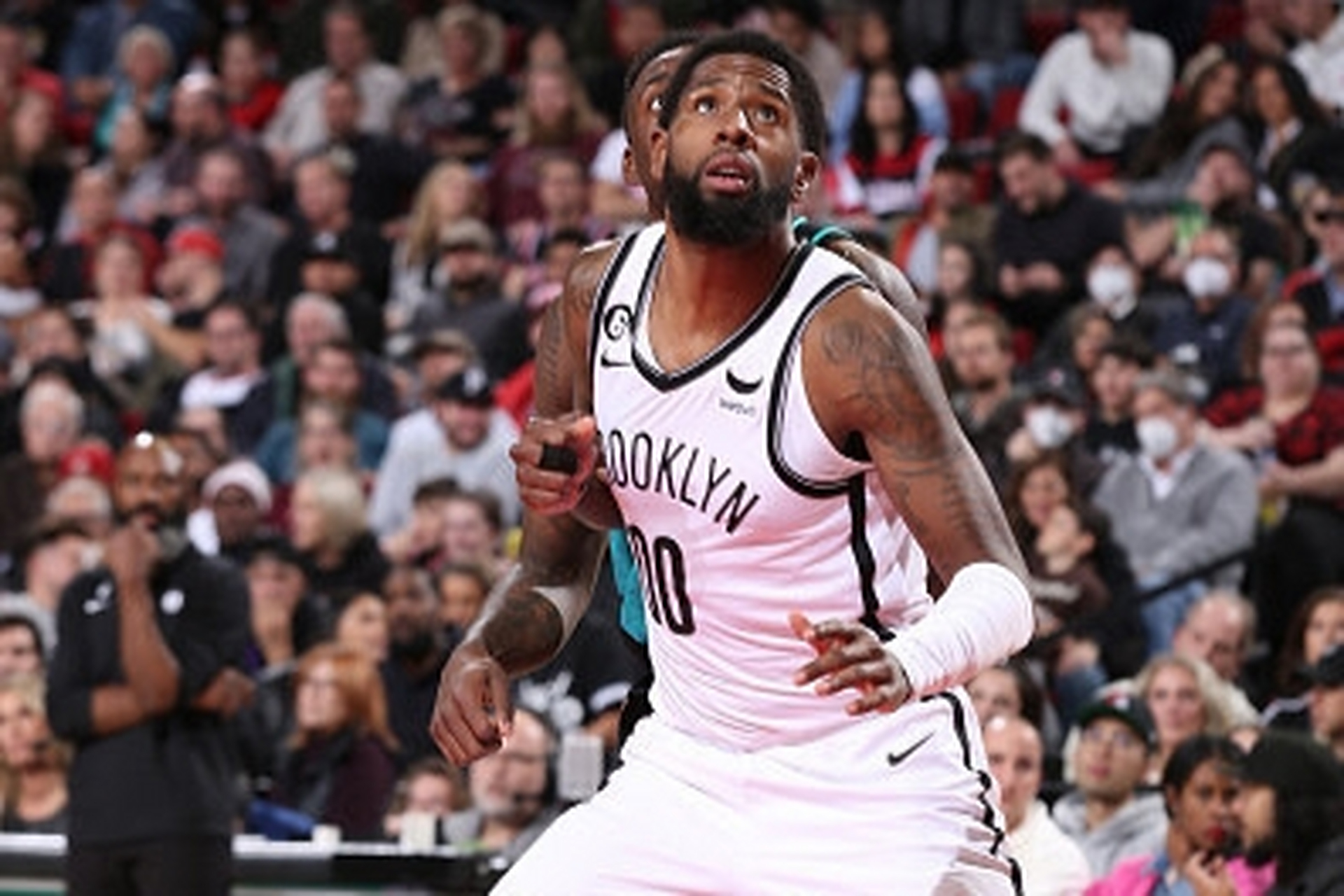 猛龙击败篮网，继续领跑