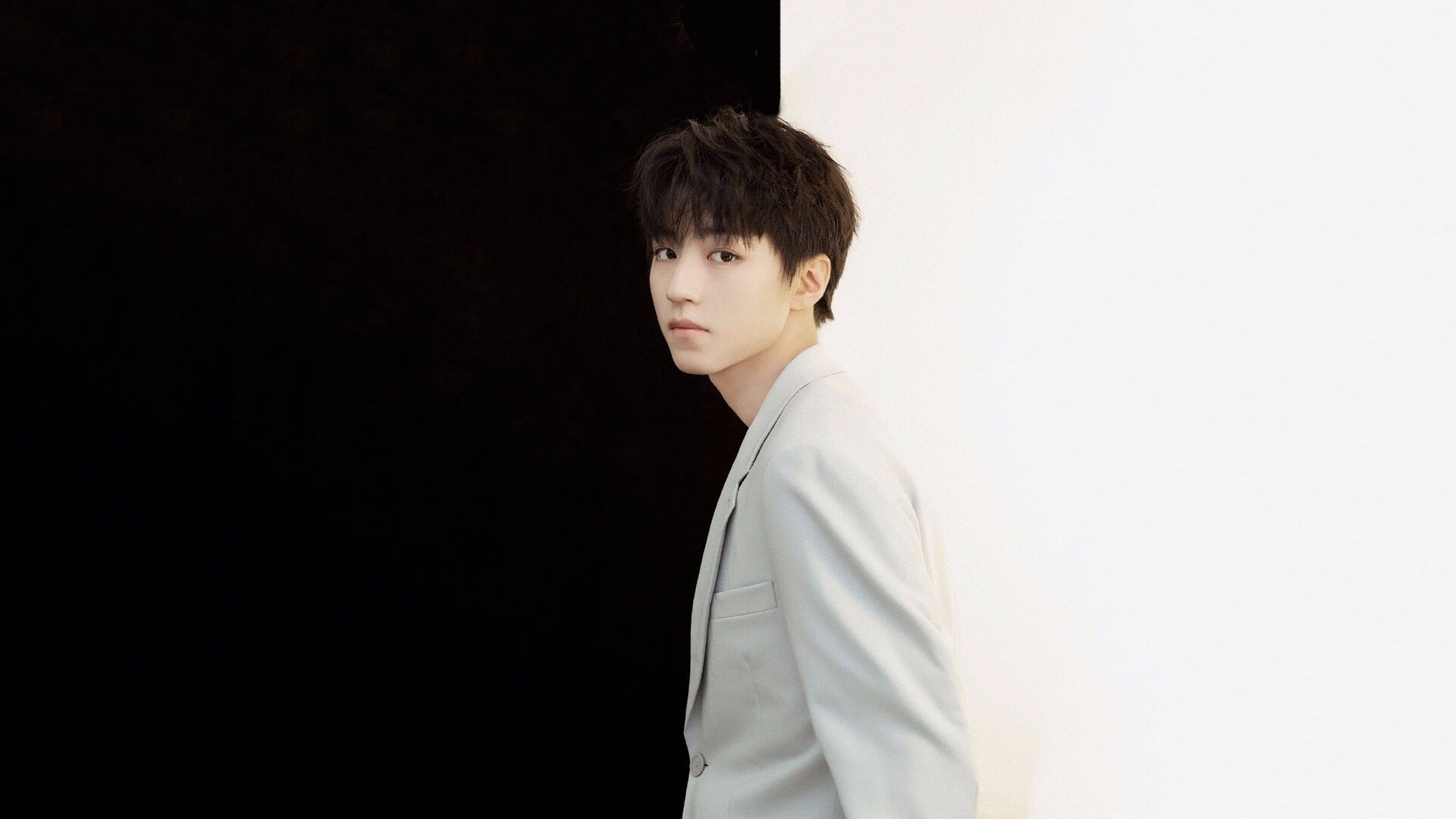 9you娱乐-跨洋篮球传奇，北京队速胜雄鹿震撼世界，欧文总决赛接管比赛铸就经典