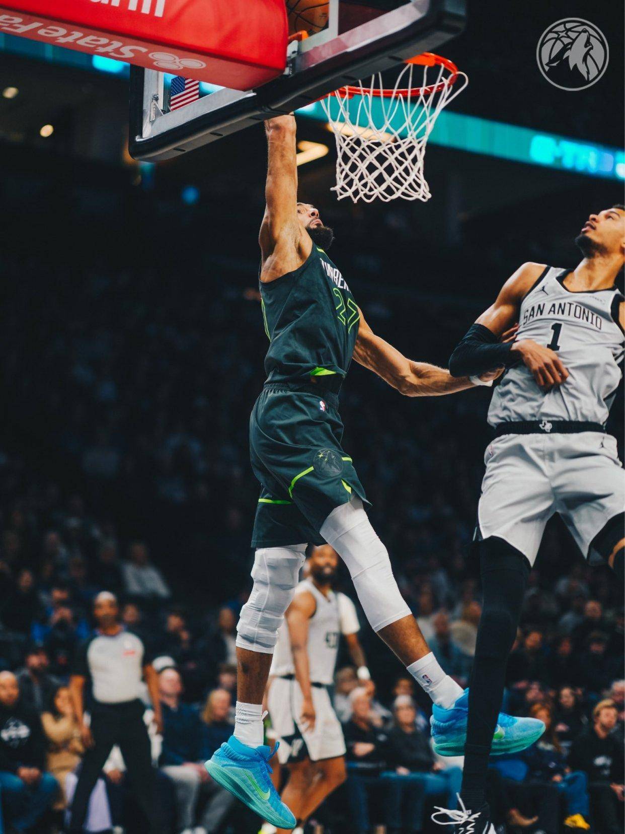 九游娱乐首页-独行侠斩落上海队，爱德华兹在2026世界杯接管比赛